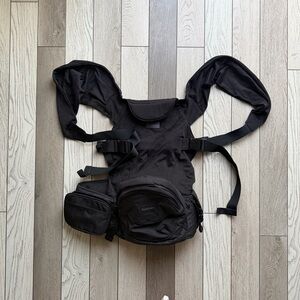 Tushbaby black Hip Seat and Snug Baby 2-1 bundle